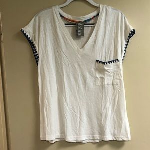 White V neck with blue detailing